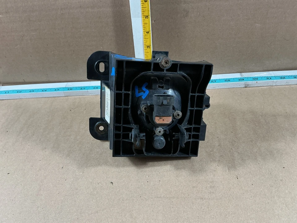 2004 - 2005 年福特 Ranger 右前雾灯总成 4L5Z15200BB 原始设备制造商 — 第 4/4 张图片