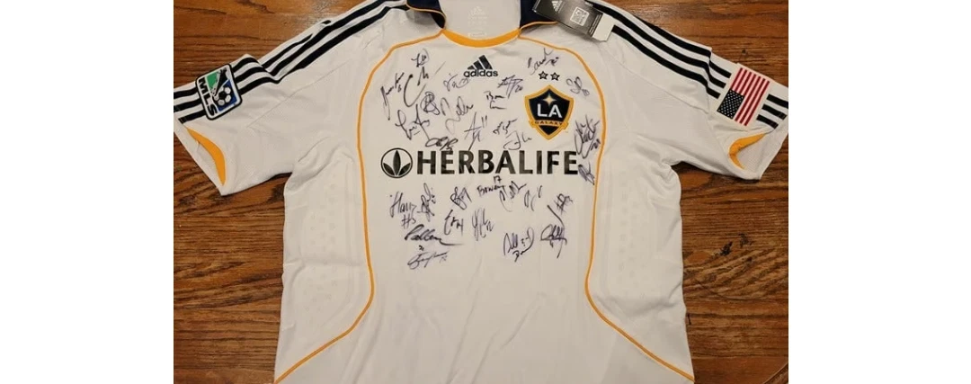 Maillot Angleterre Umbro – David Beckham – Autographié – Training 98 – Neuf Avec étiquettes