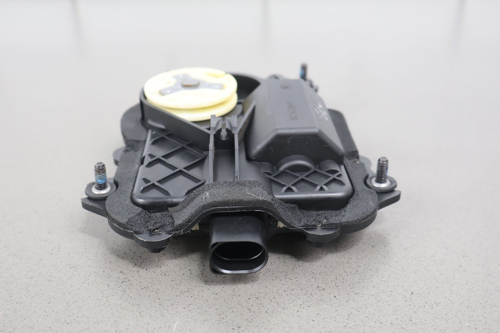 Bentley Continental Flying Spur 2006 Rear Left Door soft close actuator P/N 3D0837059B