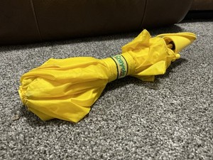 2001 Crayola Yellow Crayon Kids Umbrella Vintage Collectible