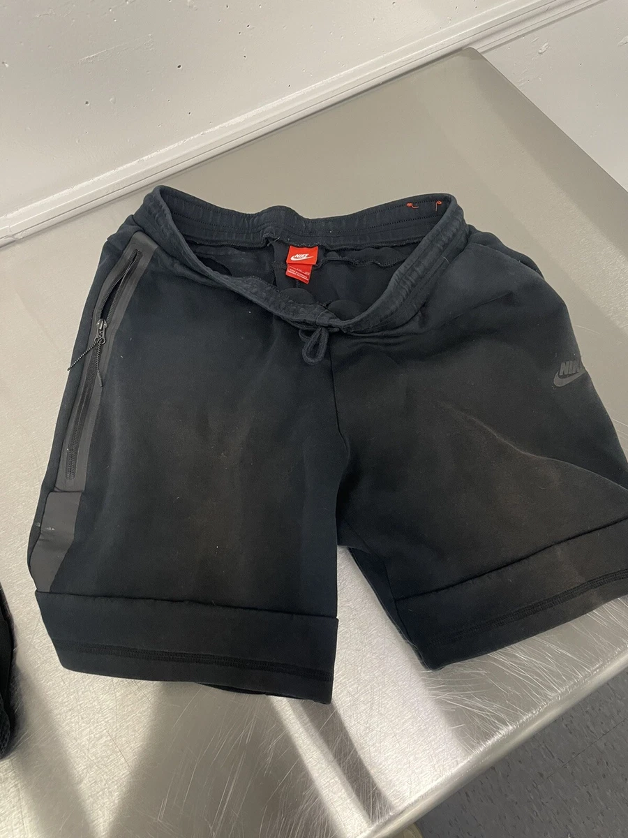 nike tech fleece shorts with zipper