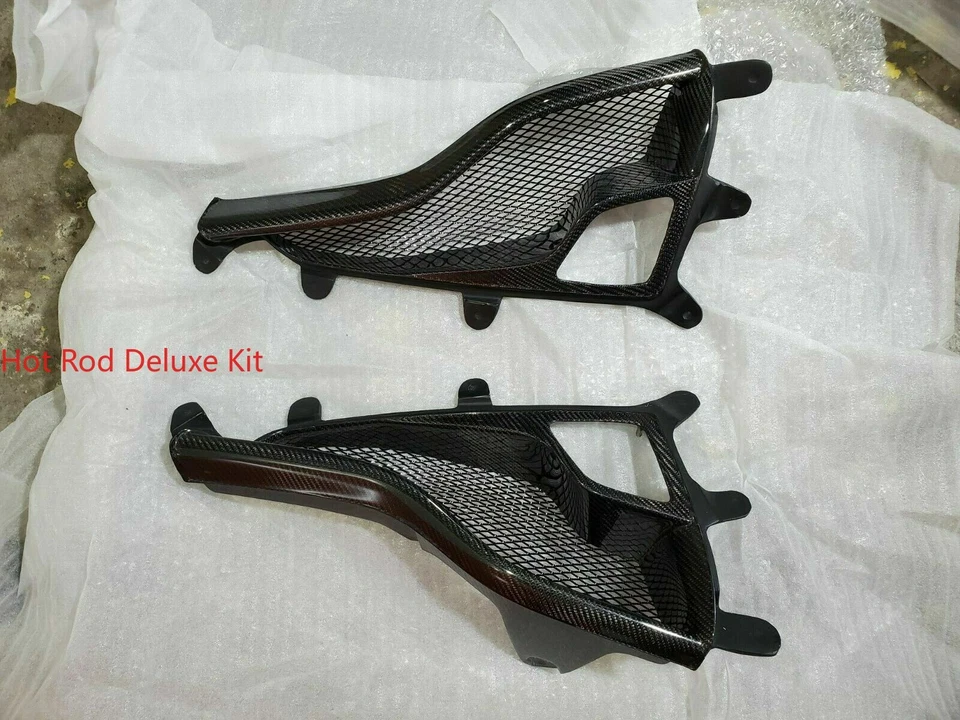 Carbon Fiber Rear Fog Light Diffuser Surround For Ferrari 458 Italia Spider - Imagen 2 de 4