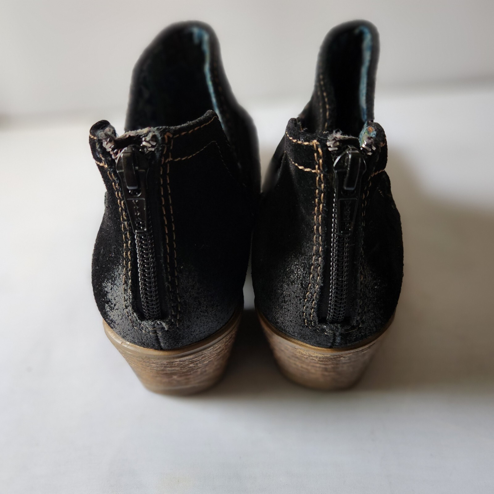 earth amanda booties