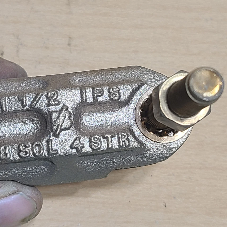 NEW BURNDY GAR174C CLAMP 1-1/2" IPS PIPE TO 4 STR GROUND CONNECTOR - Image 4 of 4