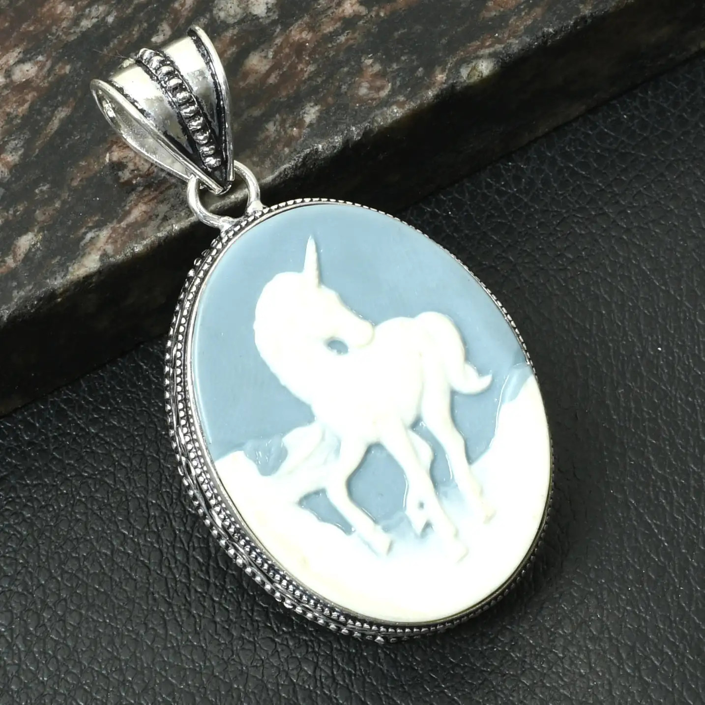 Cameo Unicon Style Gemstone Ethnic Antique Design Pendant Jewelry 2.4
