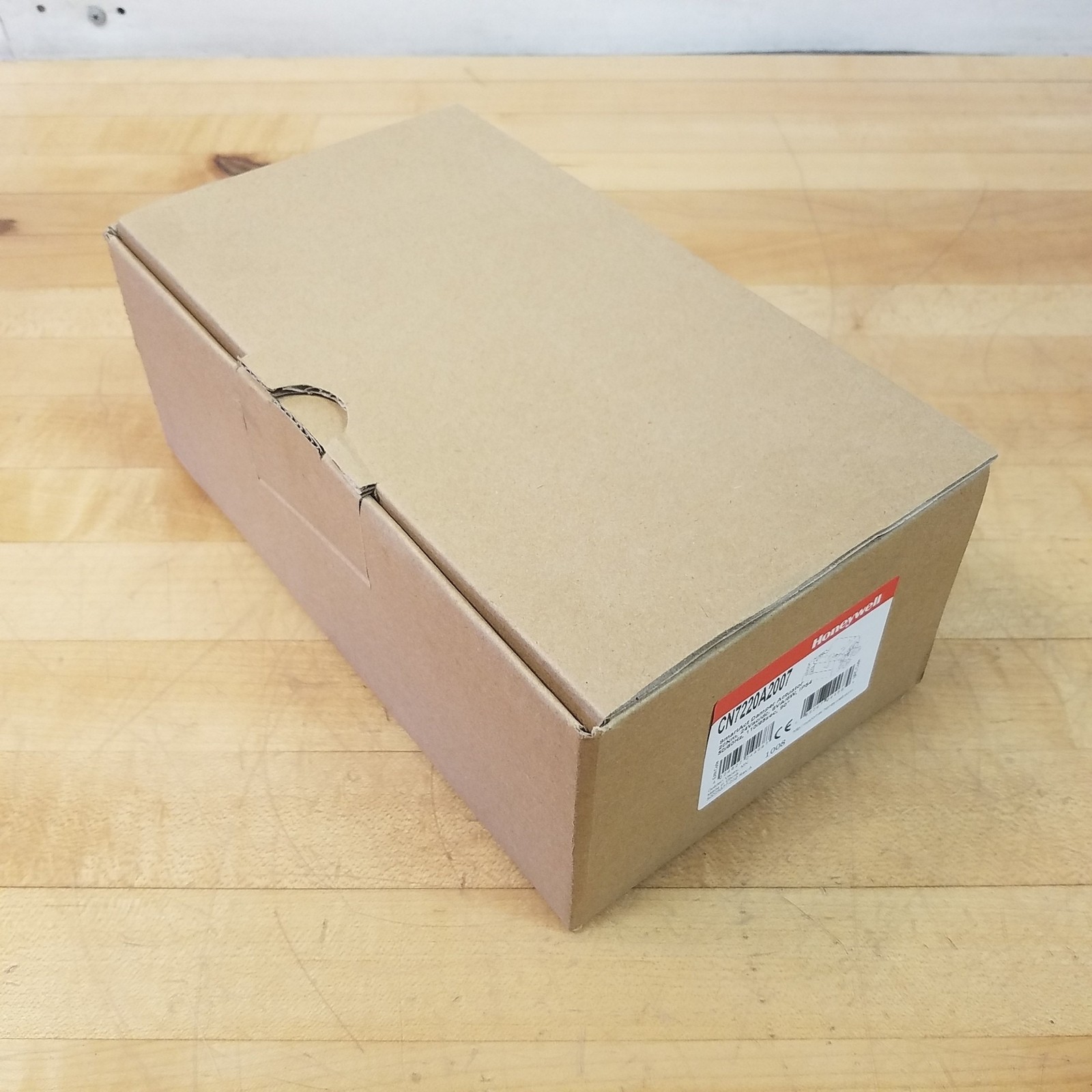 Honeywell CN7220A2007 Direct Coupled Actuator 24 V AC/DC, 177 LB-IN -