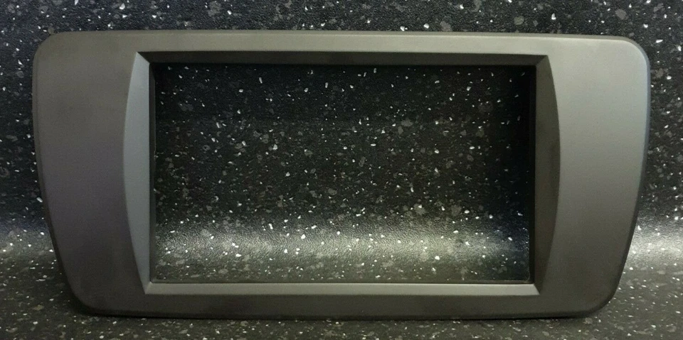 SEAT IBIZA 6J 6JN CAR RADIO PANEL COVER FRAME TRIM 1-DIN BLACK 281328-06-1 (84) - Image 2 of 4