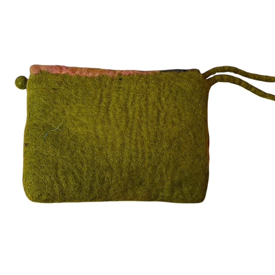 Bolsa de mão verde feltrada lã fervida floral bolsa de mão feita no Nepal 8” - Imagem 4 de 4