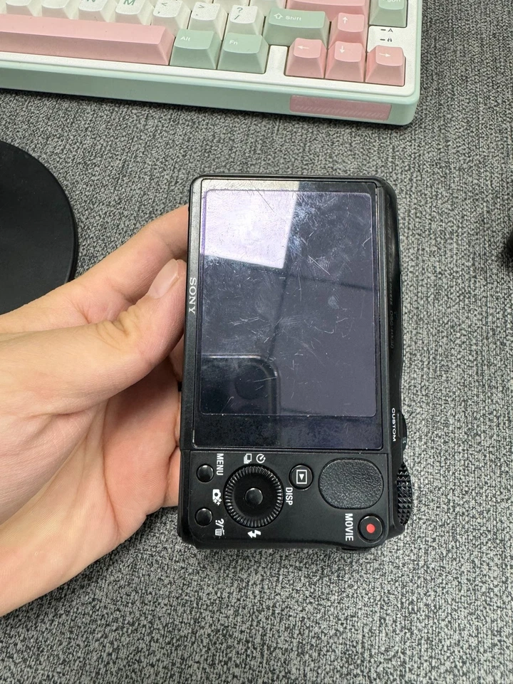 Sony HX30-18.2MP Exmor R CMOS,20x Optical Zoom,1080p,ENGLISH,Superzoom Cam - Image 2 of 4