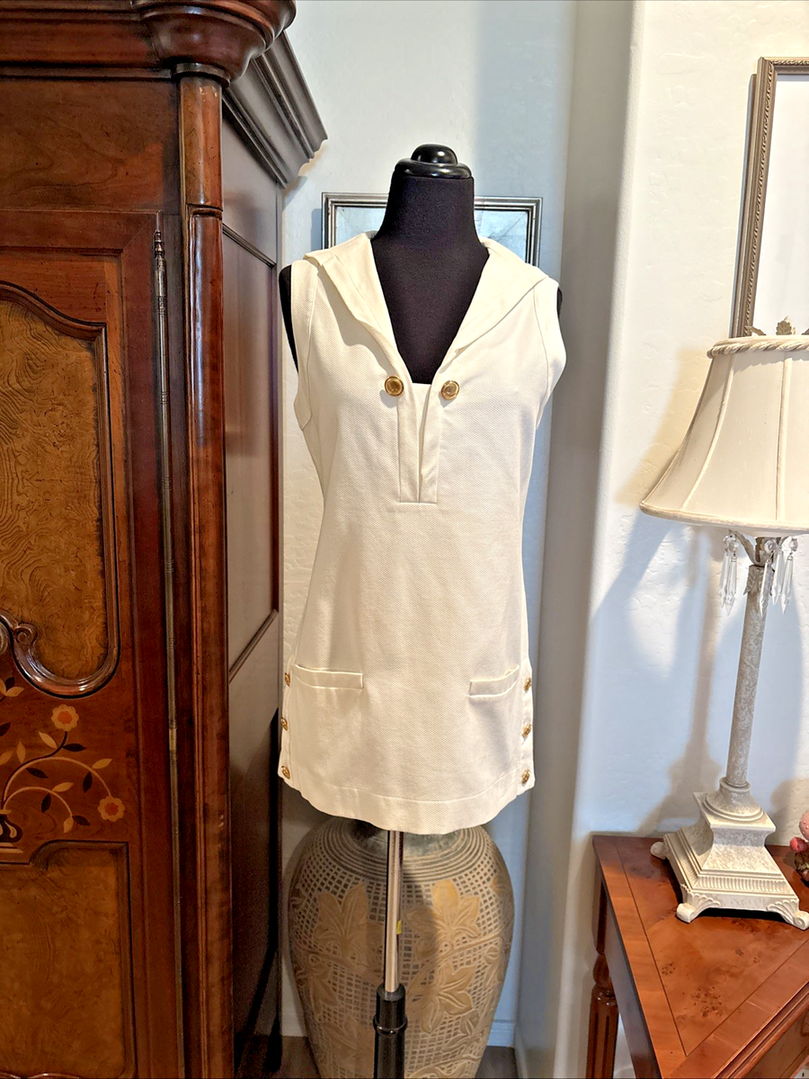 Vintage Chanel sleeveless Top w/rear Sailor collar Cream *SZ S* 8