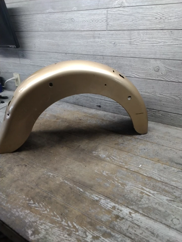 Para-lama traseiro Harley Davidson 2005 Road King sand pearl 58702-02 - Imagem 4 de 4