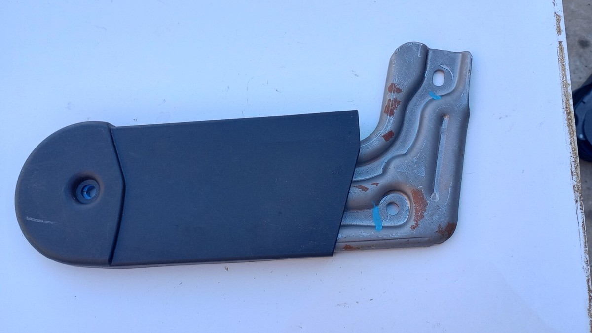 19-24 Ram Pickup Center Console Folding Jump Seat Right Side Pivot