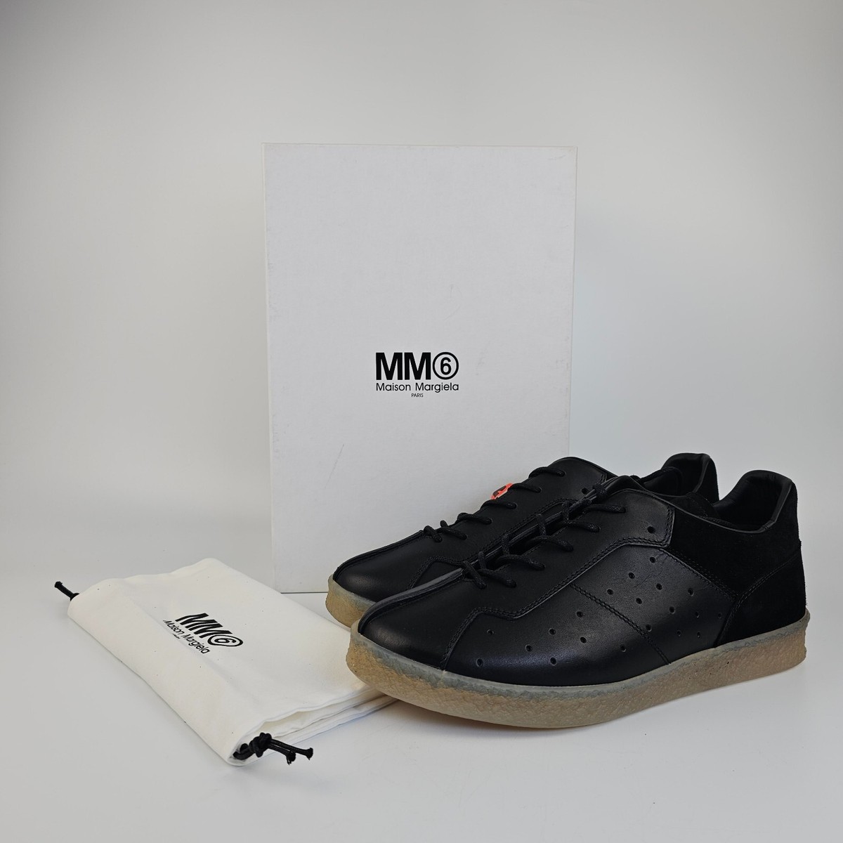 スニーカー MM6 MAISON MARGIELA Men Sneakers S59WS0213P0673T8013 Black MM6 MAISON MARGIELA Court Black Leather Sneakers New And