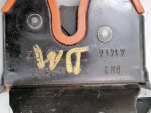 Quarter vent window switch