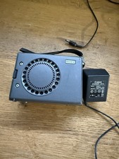 Zum Verkauf steht dieses originale Vintage-Sony Gerät Radio