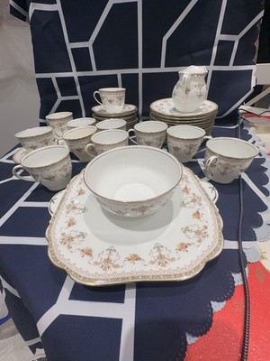 Fine Bone China, historischer britischer Hersteller Aynsley China (gegründet 1775)