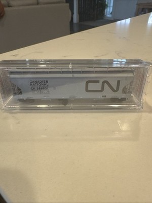 N Scale MTL 3 Bay Hopper Canadian National 09400230