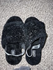 UGG BIG KIDS Fluff Yeah Metallic Black Slides US Size 6 / 7.5-8 women s