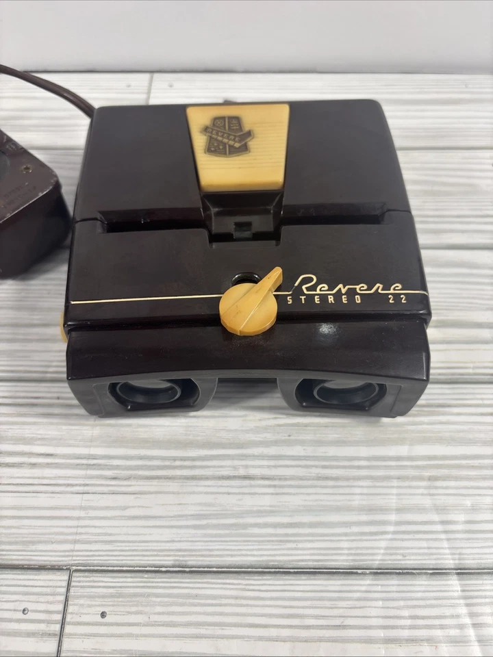 Vintage Revere Stereo 22 Lighted Slide Viewer Bakelite 3D w/Cord WORKS READ - Image 4 of 4