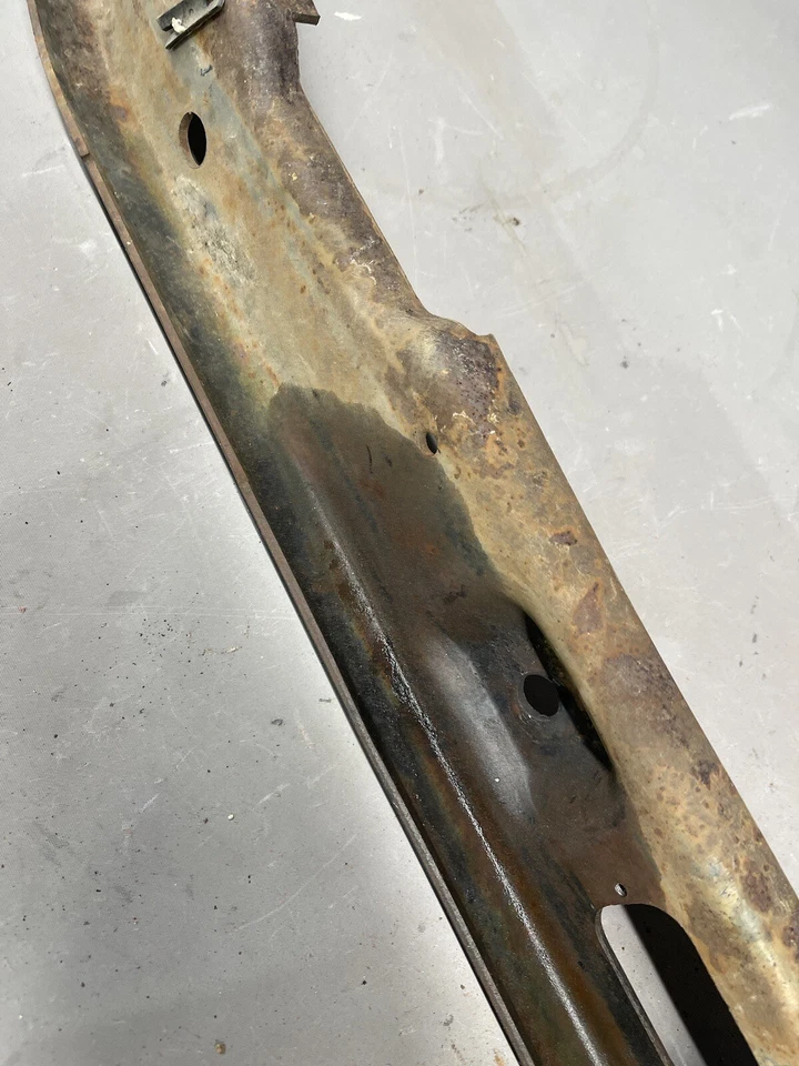 Ford Galaxie LTD 1970 parachoques trasero soporte de impacto central OEM Country Squire Wagon Foto 3 de 4