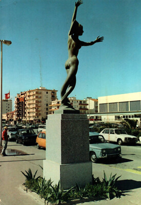 Beach Canet - La fille du soleil et de la mer Renault R5 R8 R16