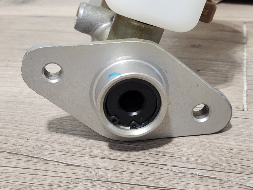 Conjunto de cilindro maestro Sonata HYUNDAI 58510-3D500 2002-2005 Foto 4 de 4