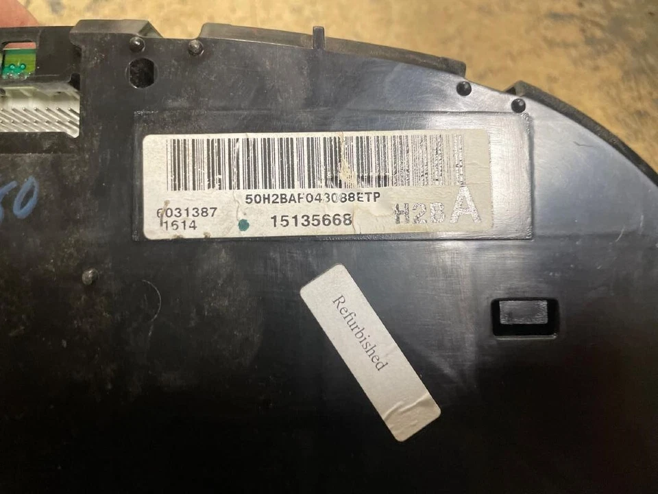 03-05 Silverado Sierra 1500 2500 Suburban Avalanche 2500 Speedometer Cluster MPH - Image 2 of 4