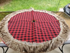 Pottery Barn Red Black Plaid Tree Skirt With Faux Fir Trim Boarder 47"