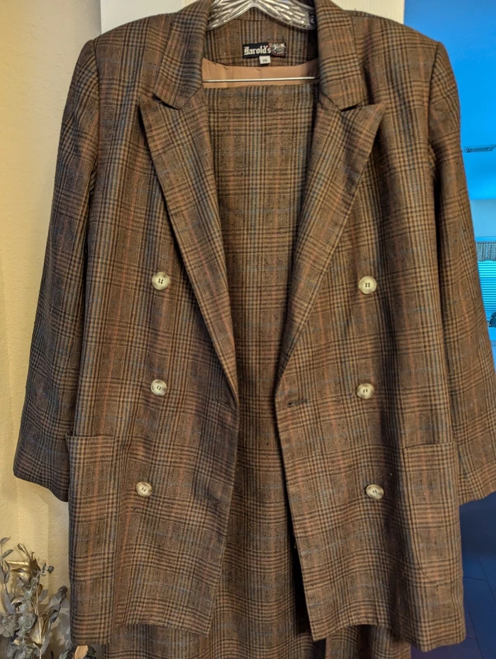 Traje de tweed marrón de Harolds de 2 piezas para dama Foto 2 de 4