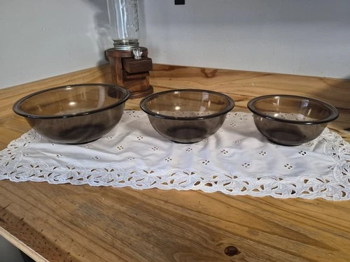 Vintage Pyrex Amber Brown Glass Nesting Mixing Bowls #322 #323 #325 Set of 3