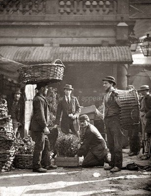 Covent Garden London Labourers Men Baskets Market Street Scene Vtg. Photo 19thC.