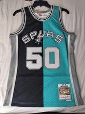 Ultimate San Antonio Spurs Collector and Super Fan Gift Guide 43