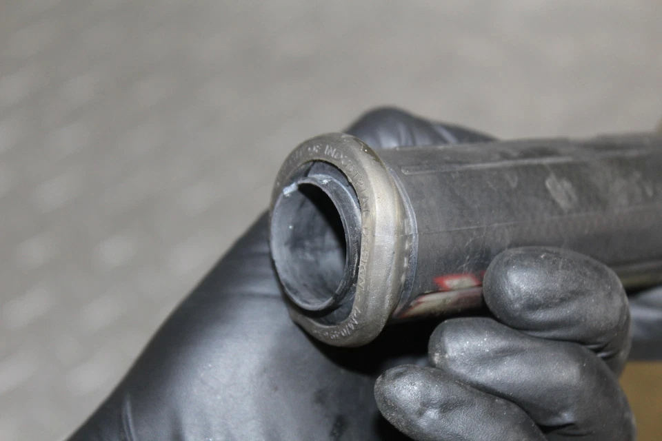 Punho de acelerador direito 2006 SUZUKI GSXR600 GSX-R600 - Imagem 4 de 4