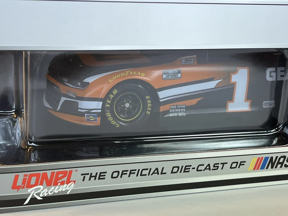 NASCAR Chip Ganassi Racing Kurt Busch 2021 Gearwrench 1:24 Lionel Racing Diecast - Image 3 of 4