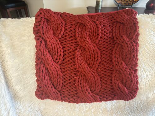 Taie d'oreiller colossale tricotée à la main 24"x24" -rouge - Photo 1/8