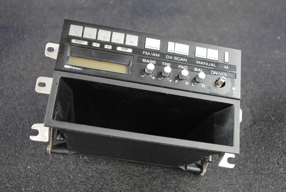 88-89 Nissan Pulsar NX Clarion AM/FM Stereo Receiver RN-9112L w/o