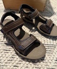 Men's Eddie Bauer SIZE 10 sandal NWOT  