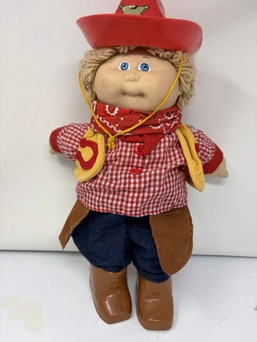 VINTAGE 1982 CABBAGE PATCH KIDS COWBOY BROWN HAIR BLUE EYES BOOTS WITH CLOTHES