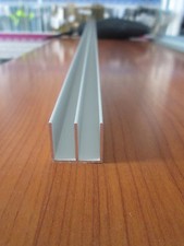 Profils Aluminium Anodisé Argenté Gully Double U MM.20X18X1 De MT 1