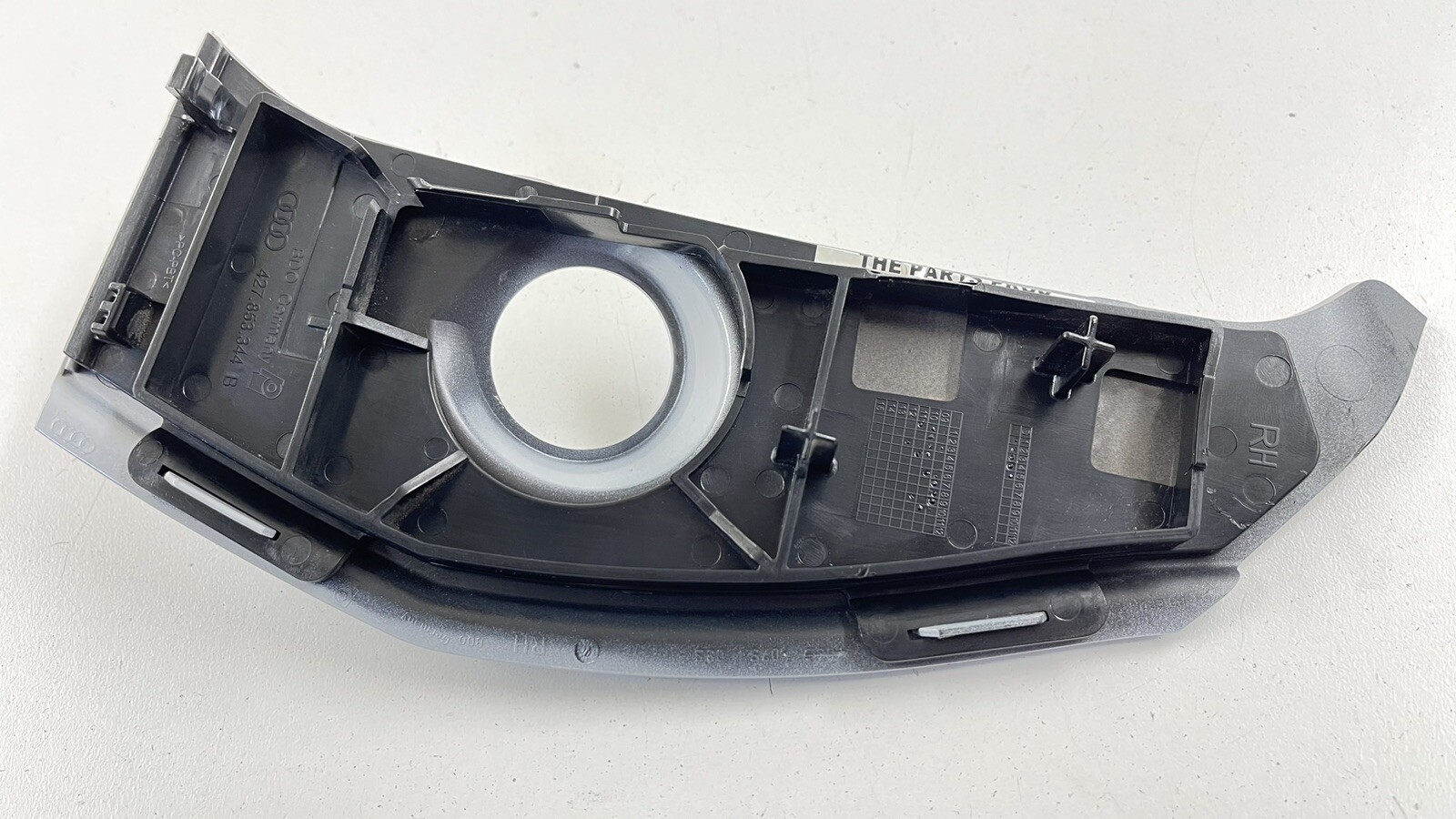 11-15 AUDI R8 SPYDER PASSENGER RIGHT SIDE QUARTER PANEL INSERT COVER TRIM OEM
