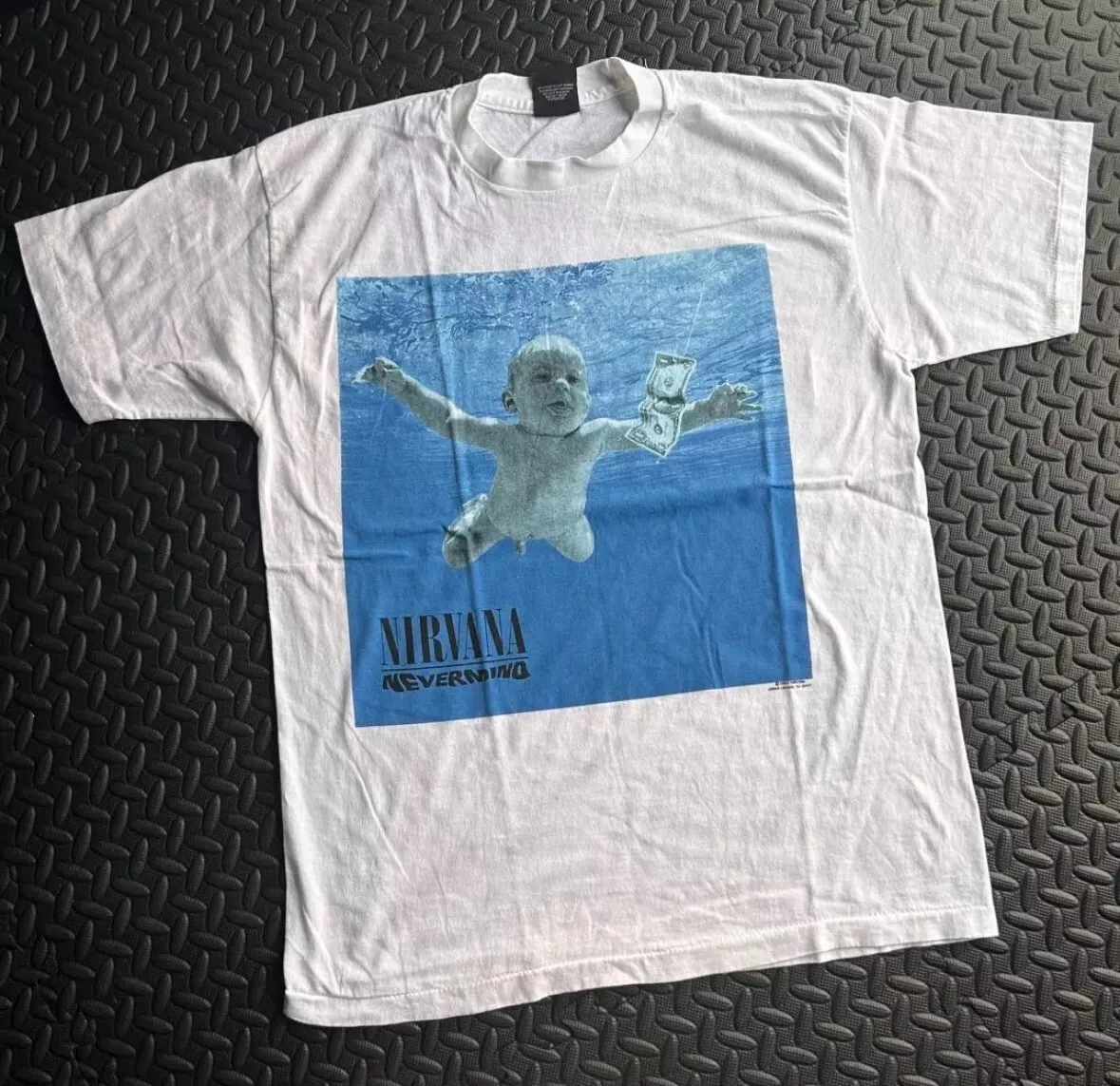 NIRVANA NEVERMIND GIANT  XL