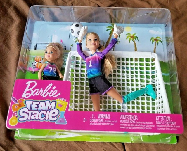barbie team stacie doll & chelsea doll soccer playset