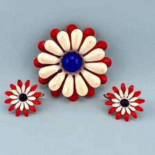 Vintage 1960s Orange Enamel Daisy Flower Brooch and Clip-On Earrings Set — listing 3