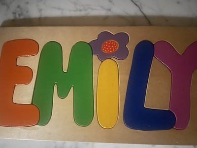 Kindernamensschild / Holz Puzzle  Emily  Handgemacht aus der Schweiz