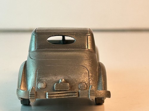 Danbury Mint 1:43 Scale Pewter, 1937 Cord 812 Supercharged Roadster - Picture 9 of 14