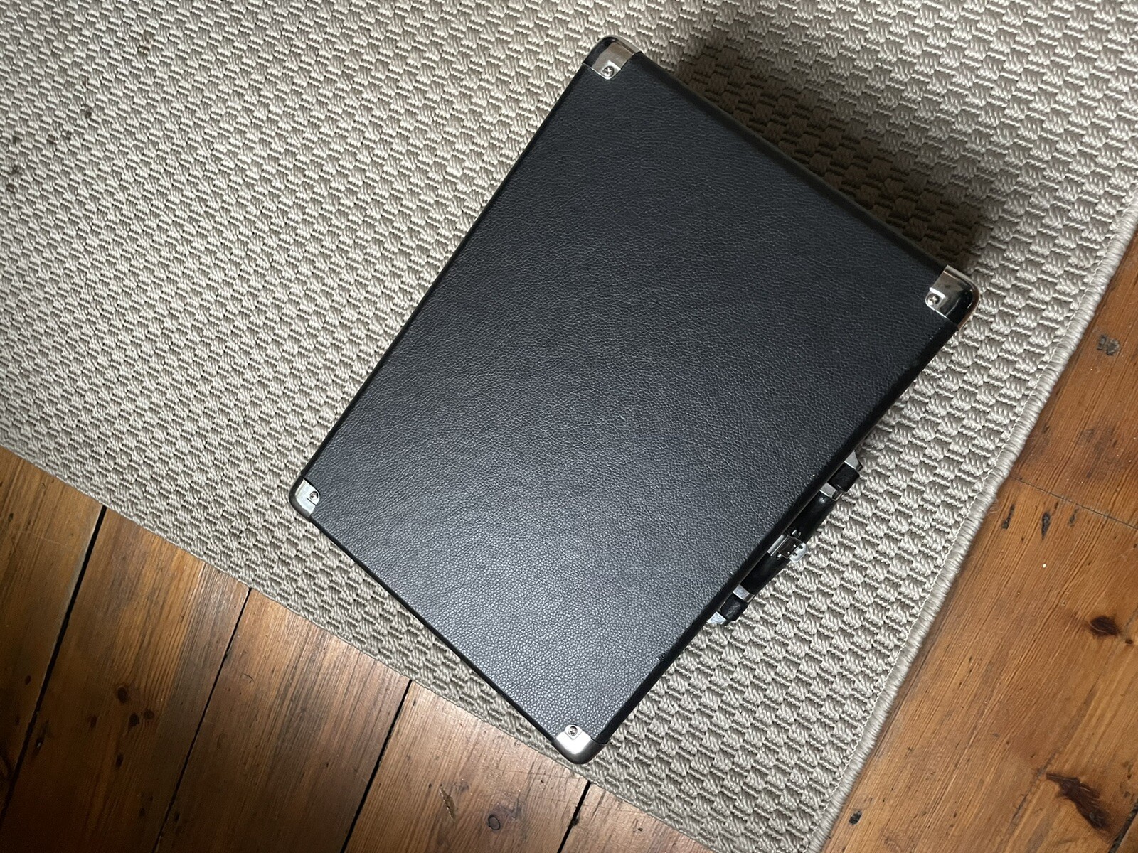 AKAI A60011N Retro Portable Vinyl Record Turntable Player, Briefcase