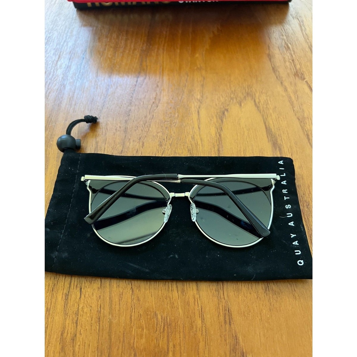 Quay Australia Sunglasses Mia Bella 122 Round Mirrored  display picture 1
