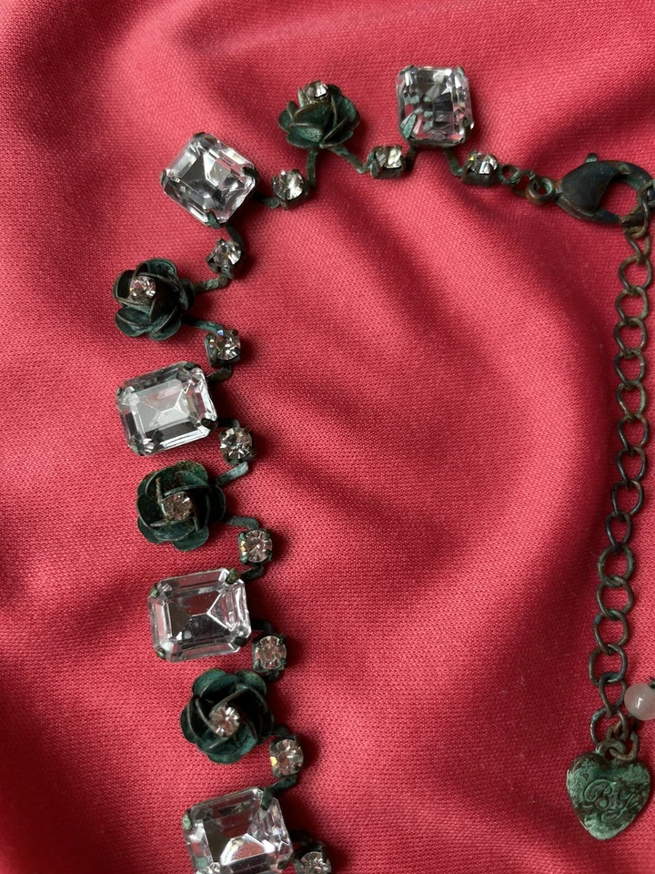Collar Betsey Johnson pátina oxidada cobre verde metal rosa bronce cristal Foto 2 de 4