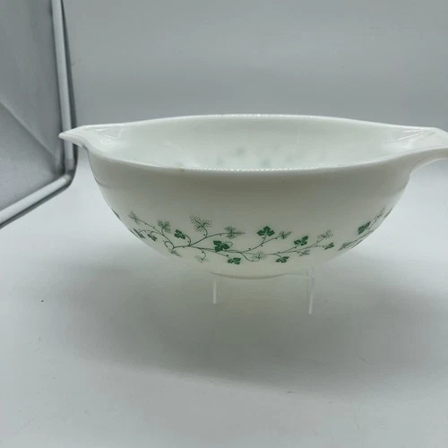 Vintage Pyrex 4 Qt. Green Ivy Cinderella Bowl #444