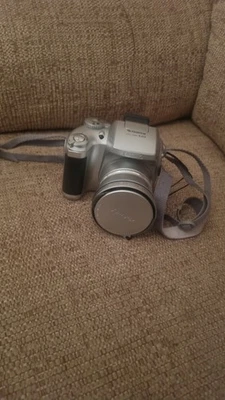 Fujifilm FinePix S304 3.2MP 6x Zoom Y2K Digital Camera - Working